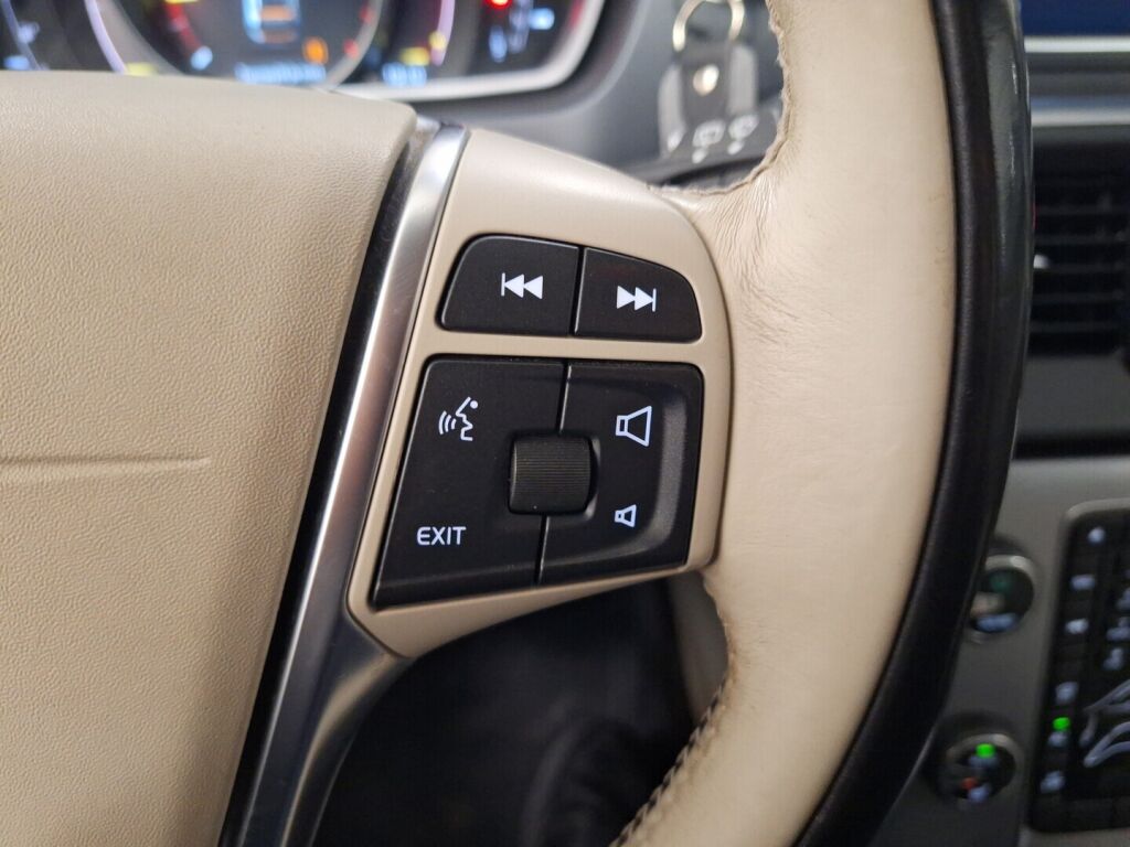 Volvo V40 Cross Country 2017 Valkoinen