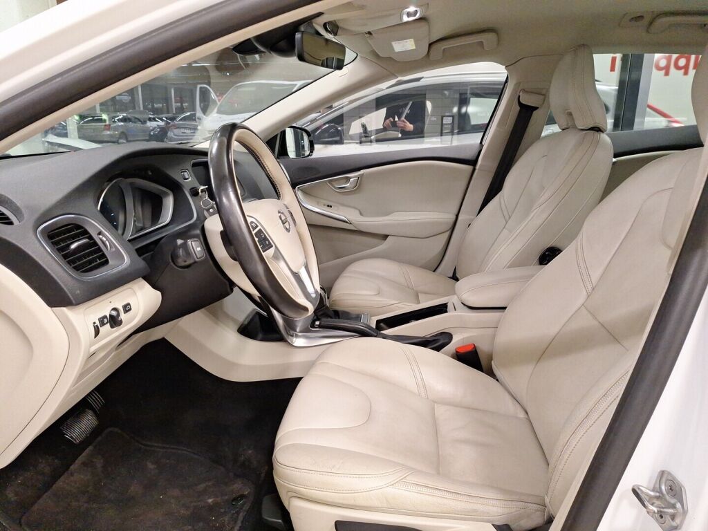 Volvo V40 Cross Country 2017 Valkoinen