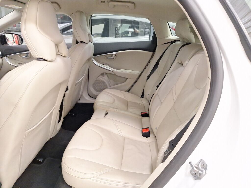 Volvo V40 Cross Country 2017 Valkoinen