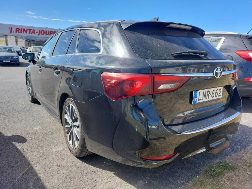 Toyota Avensis 2017 Musta