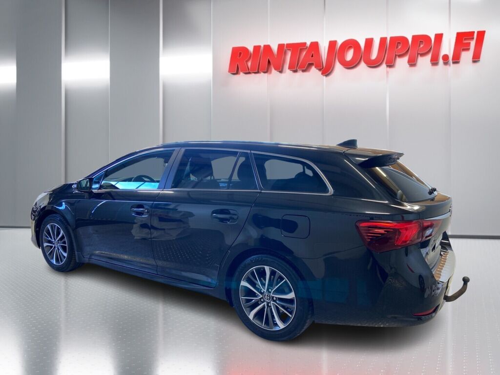 Toyota Avensis 2017 Musta