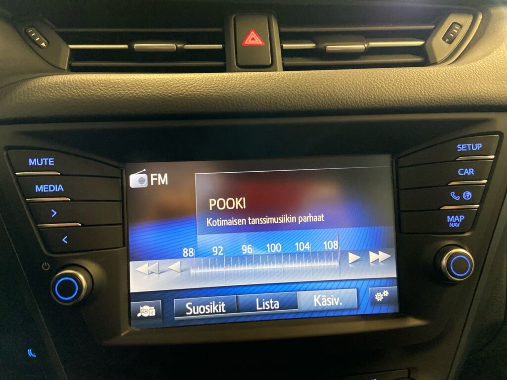 Toyota Avensis 2017 Musta
