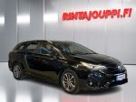 Toyota Avensis 2017 Musta