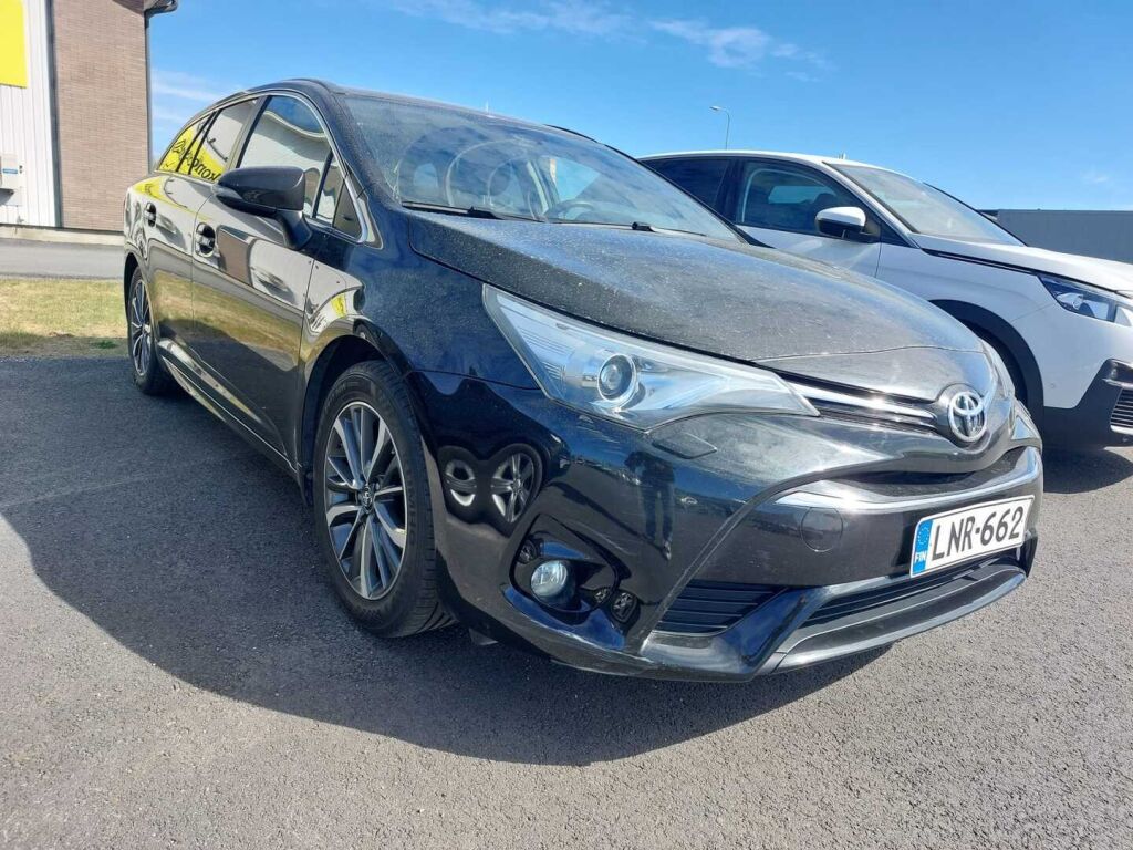 Toyota Avensis 2017 Musta