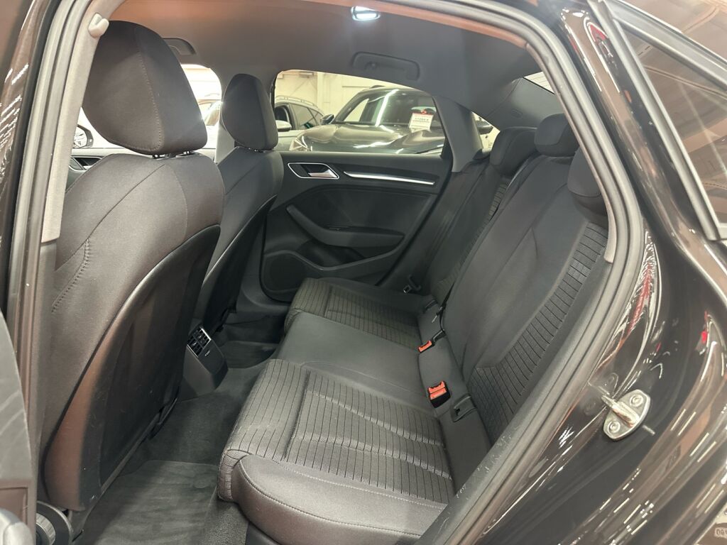 Audi A3 2017 Ruskea (beige)