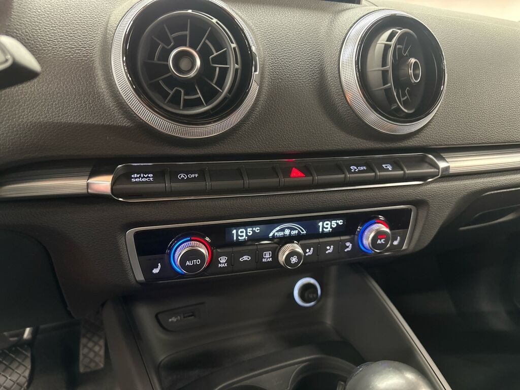 Audi A3 2017 Ruskea (beige)