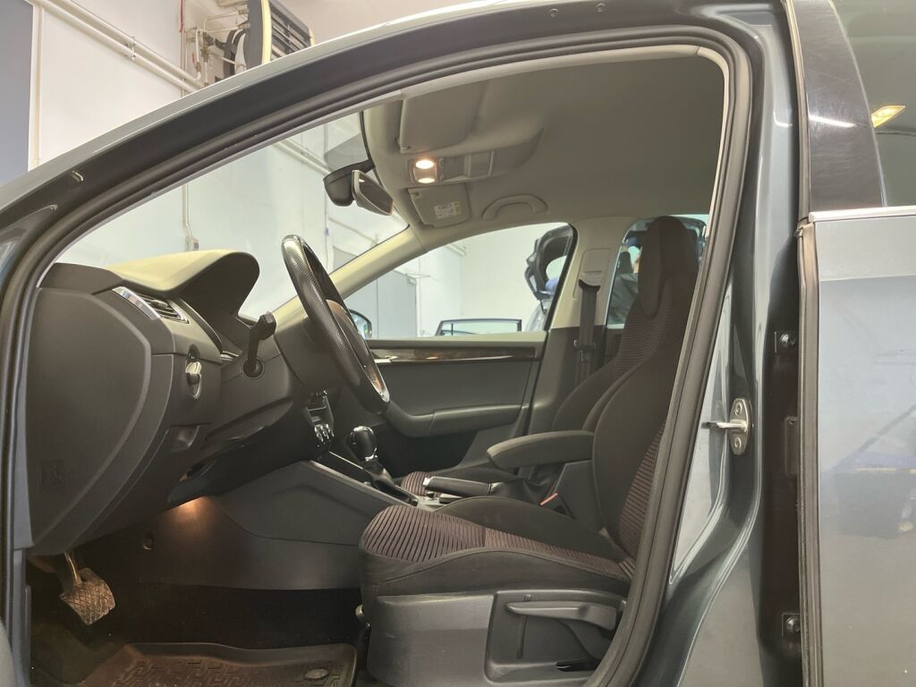 Skoda Octavia 2017 Harmaa