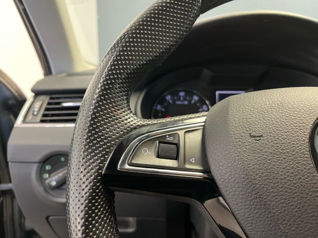 Skoda Octavia 2017 Harmaa