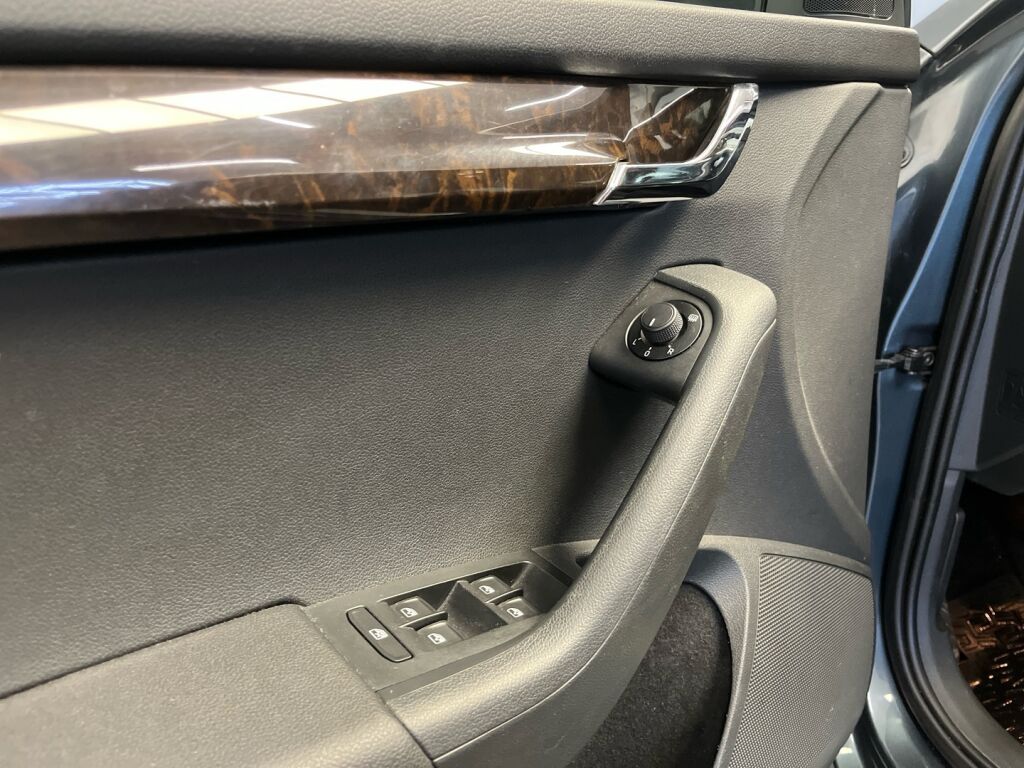 Skoda Octavia 2017 Harmaa