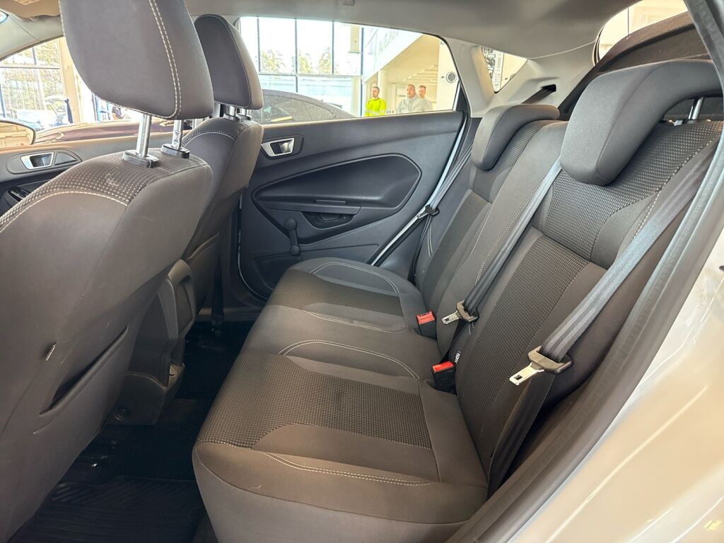 Ford Fiesta 2017 Valkoinen