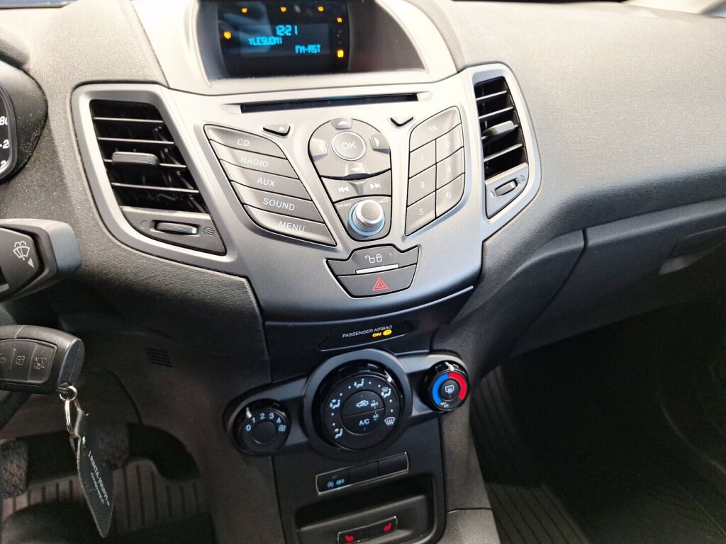 Ford Fiesta 2017 Sininen