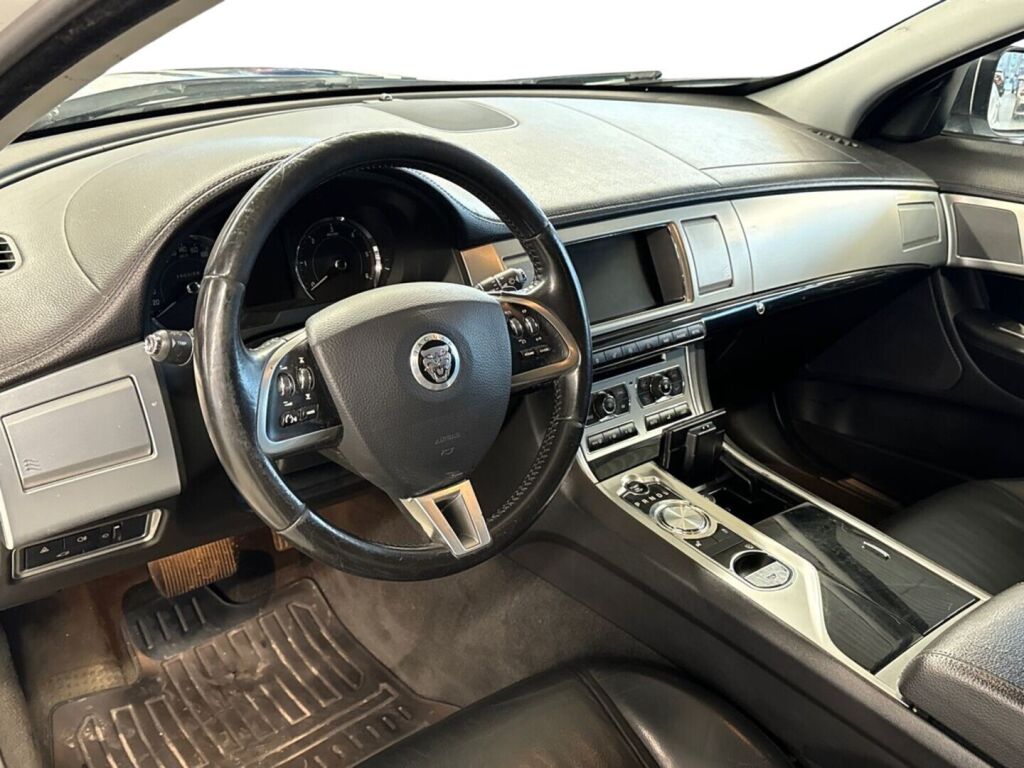 Jaguar XF 2013 Valkoinen