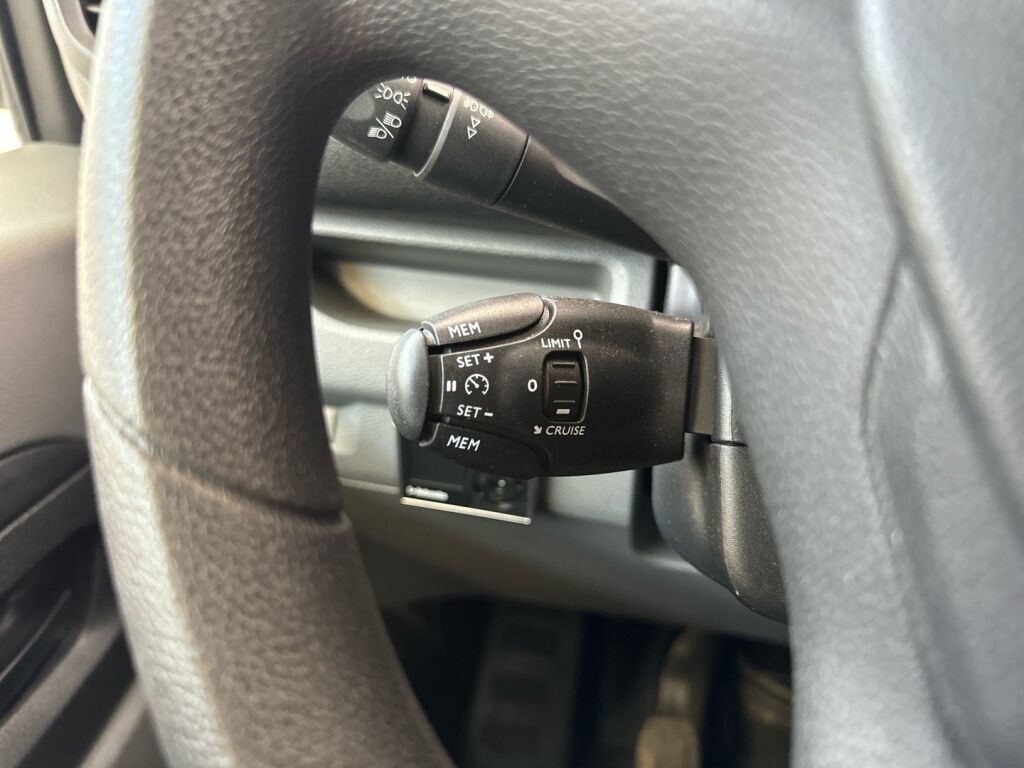 Toyota Proace 2017 Oranssi