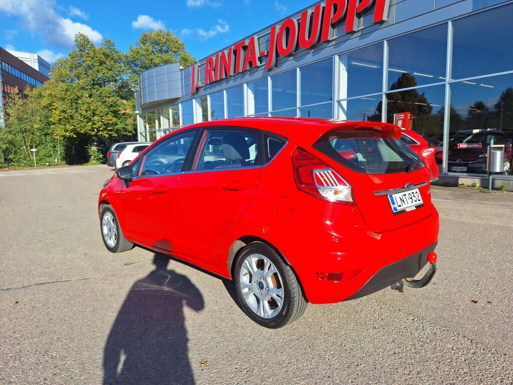 Ford Fiesta 2017 Punainen