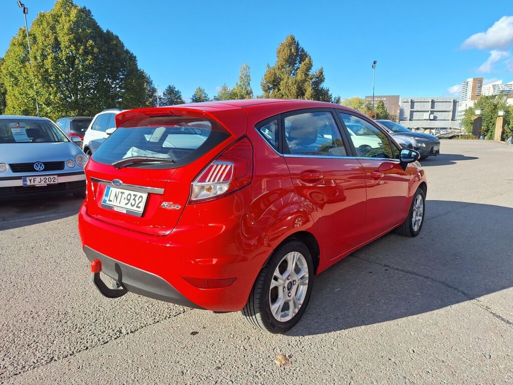 Ford Fiesta 2017 Punainen