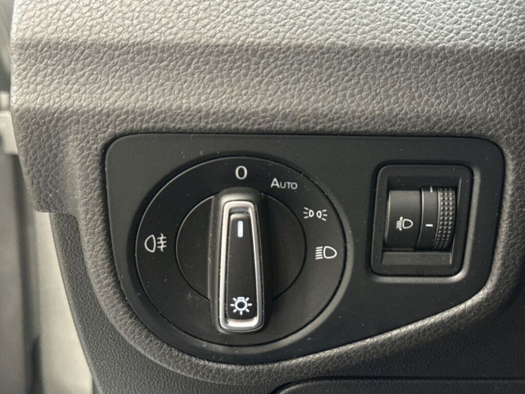 Volkswagen Golf Sportsvan 2017 Harmaa