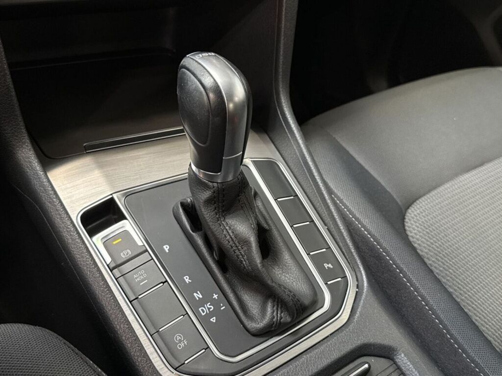 Volkswagen Golf Sportsvan 2017 Harmaa
