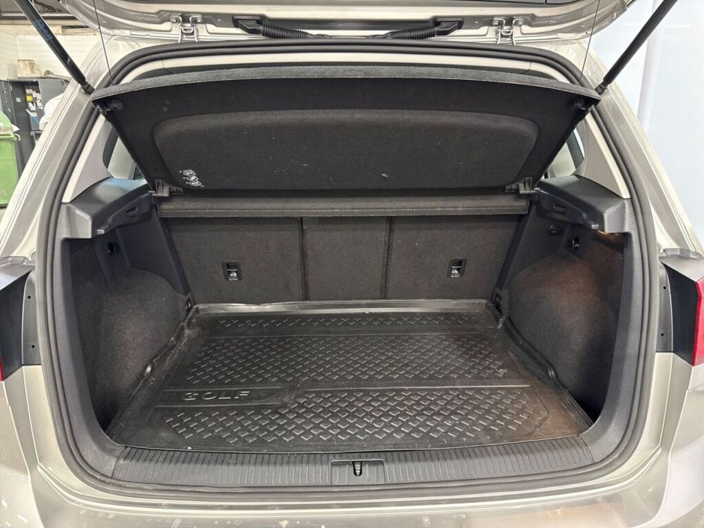 Volkswagen Golf Sportsvan 2017 Harmaa
