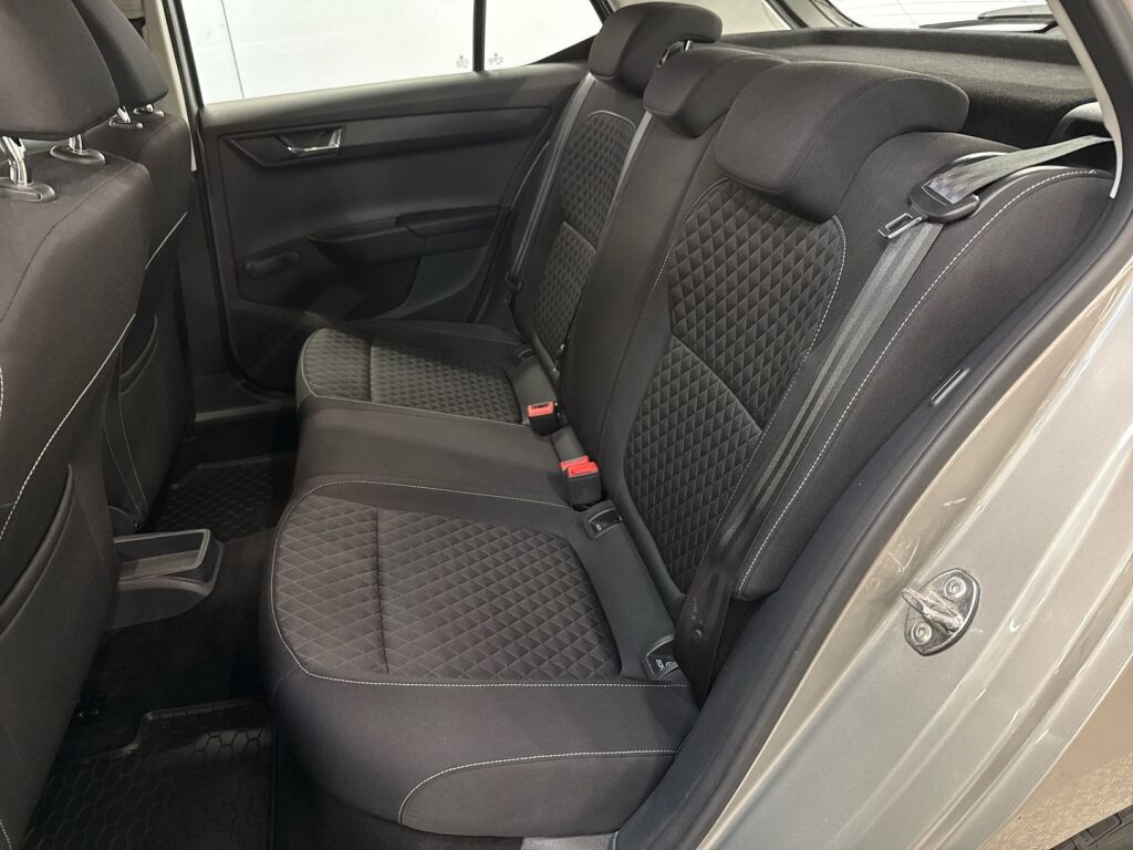 Skoda Fabia 2017 Ruskea (beige)