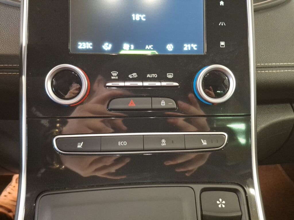 Renault Grand Scenic 2016 Ruskea (beige)