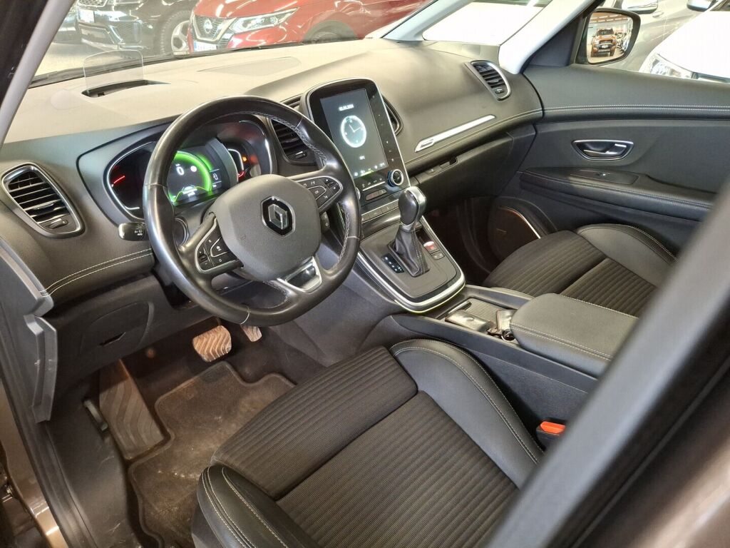 Renault Grand Scenic 2016 Ruskea (beige)