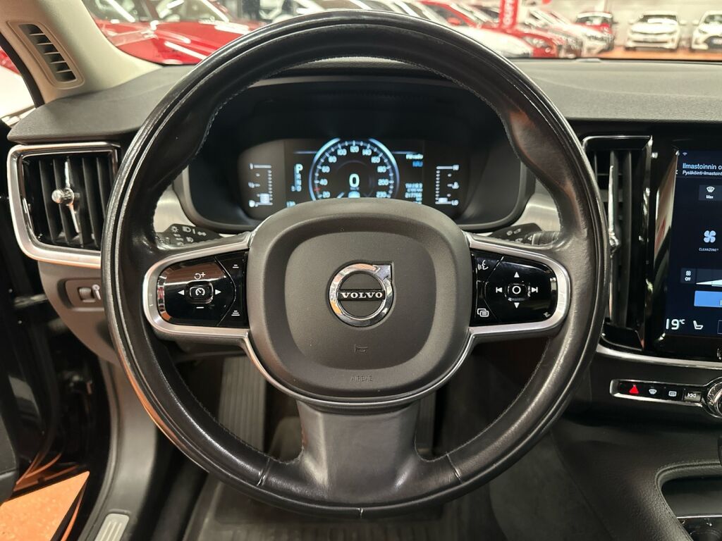 Volvo S90 2017 Musta