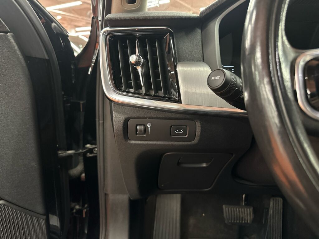 Volvo S90 2017 Musta