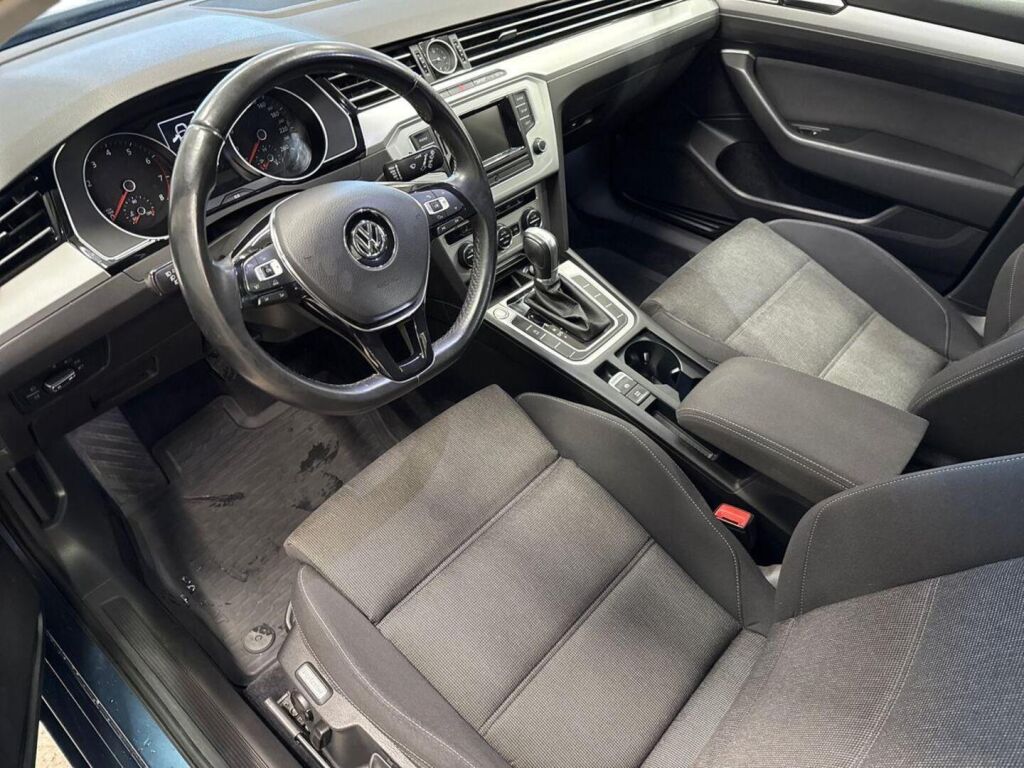 Volkswagen Passat 2017 Sininen