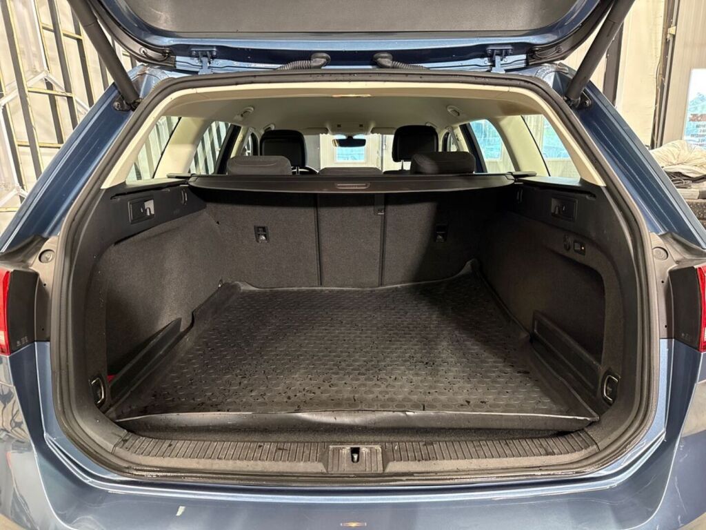 Volkswagen Passat 2017 Sininen