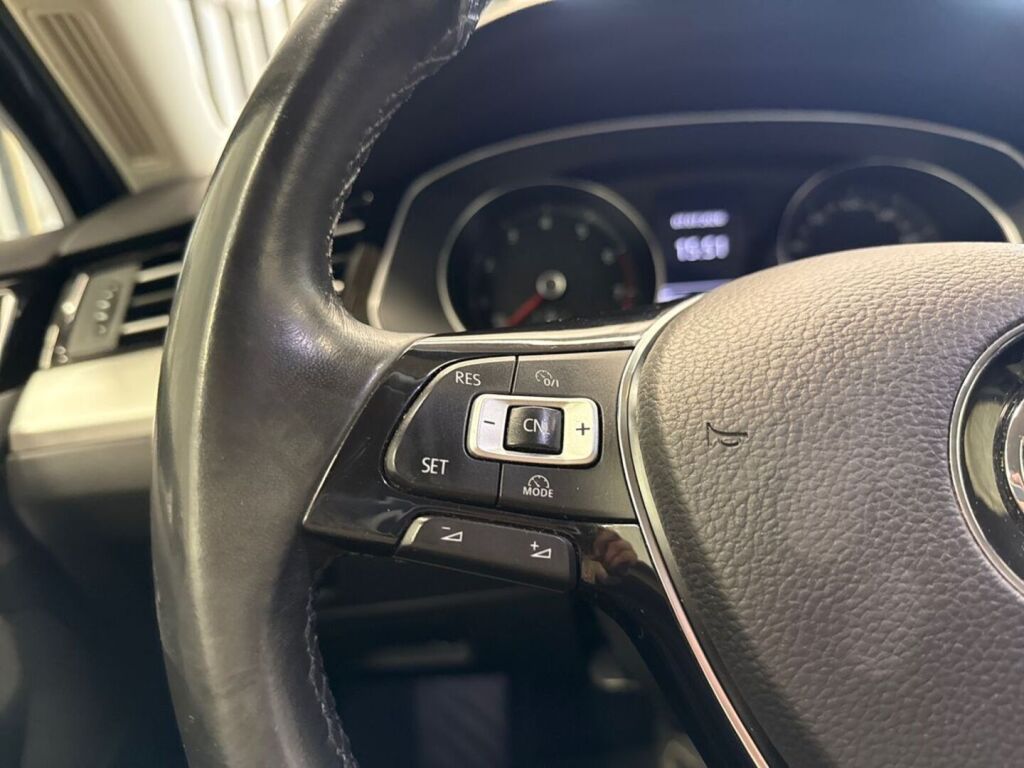 Volkswagen Passat 2017 Sininen