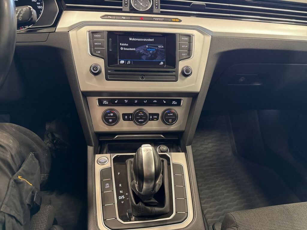 Volkswagen Passat 2017 Sininen