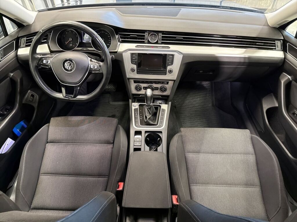 Volkswagen Passat 2017 Sininen