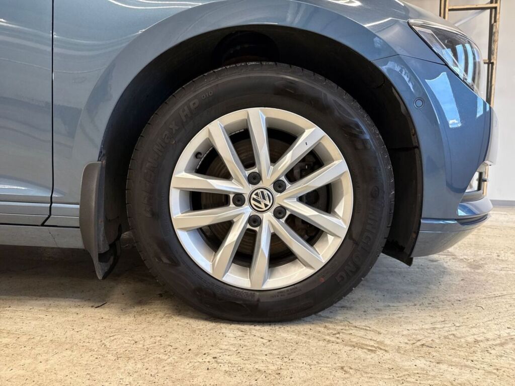 Volkswagen Passat 2017 Sininen