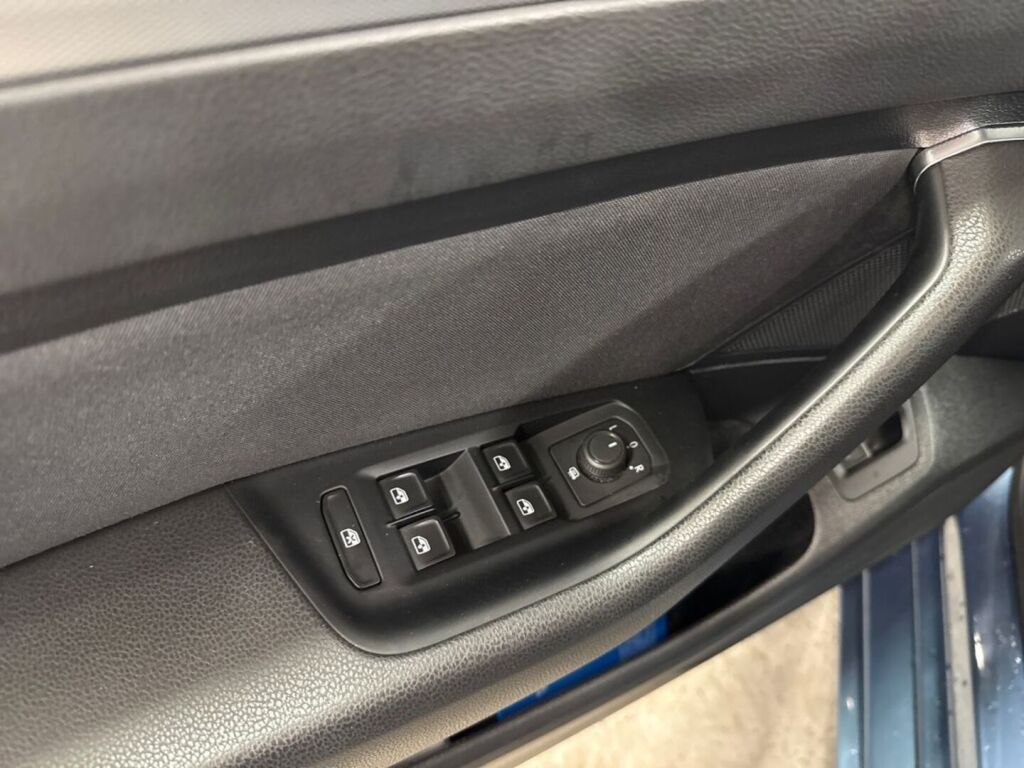 Volkswagen Passat 2017 Sininen