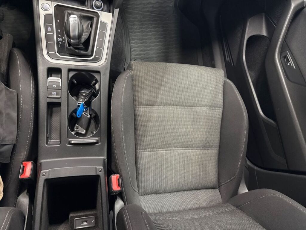Volkswagen Passat 2017 Sininen