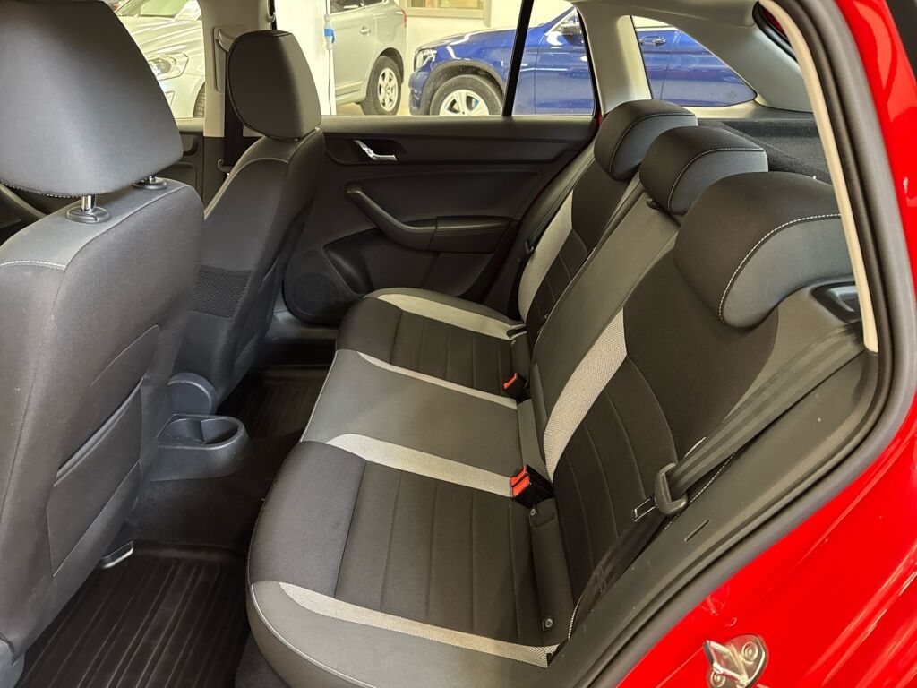 Skoda Rapid 2017 Punainen