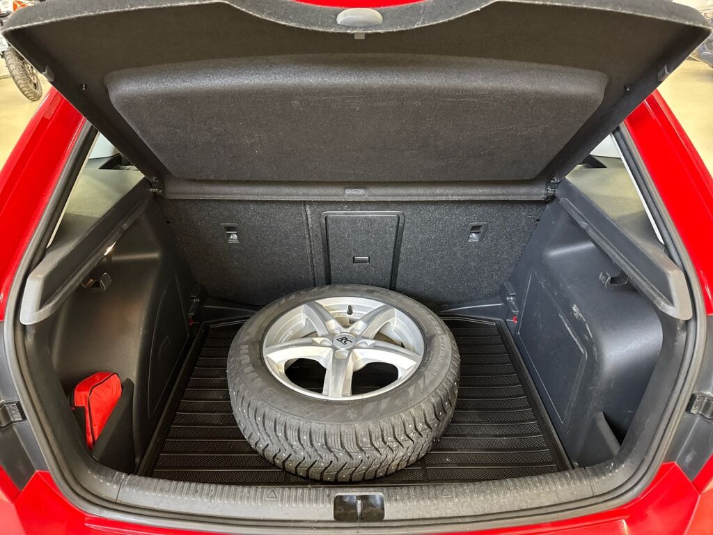 Skoda Rapid 2017 Punainen