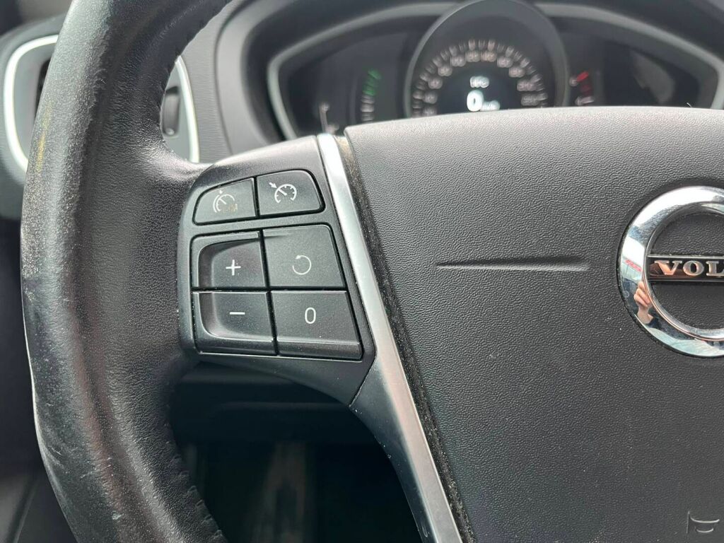 Volvo V40 Cross Country 2017 Harmaa