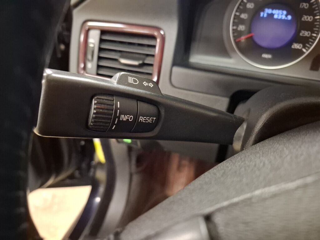 Volvo V70 2008 Sininen