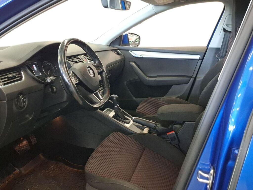 Skoda Octavia 2017 Sininen