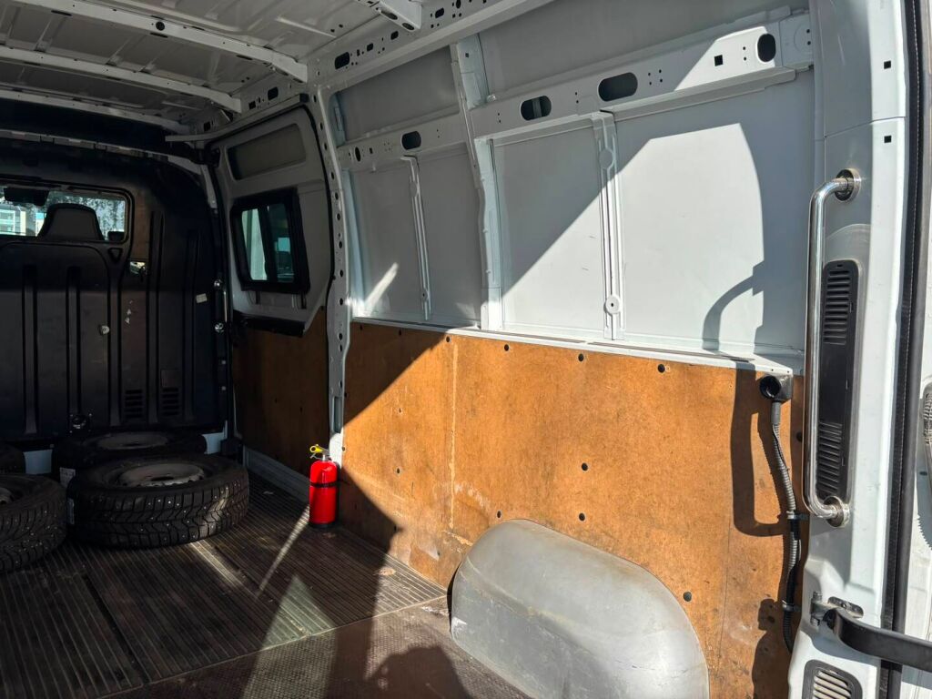 Nissan NV400 2017 Valkoinen