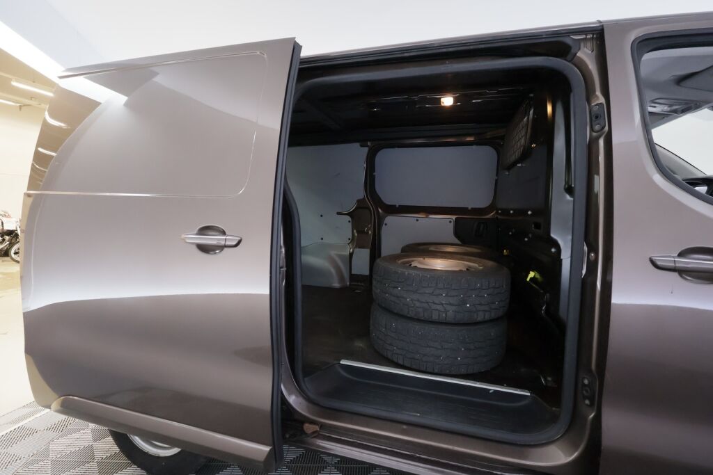 Toyota Proace 2017 Ruskea (beige)
