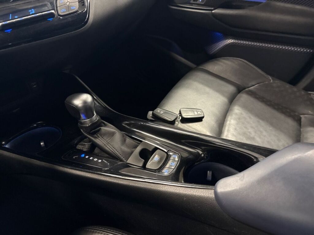 Toyota C-HR 2017 Hopea