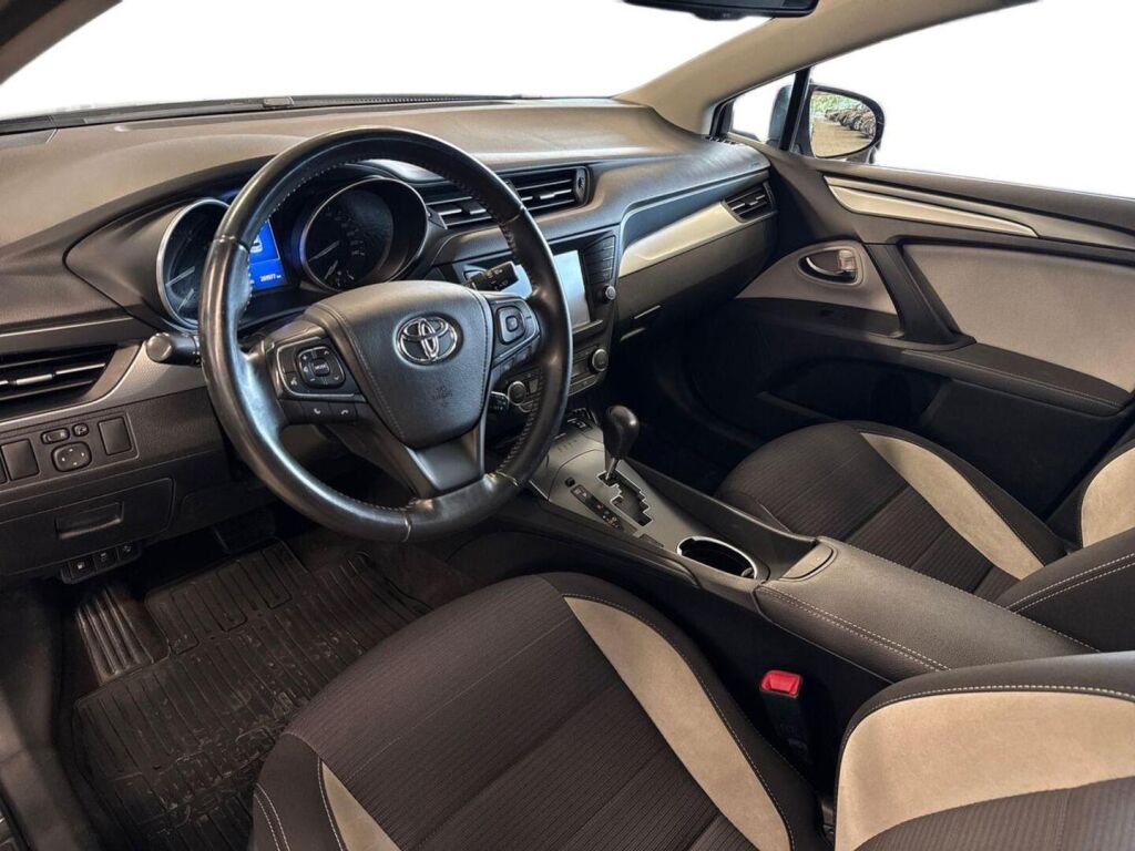 Toyota Avensis 2017 Harmaa