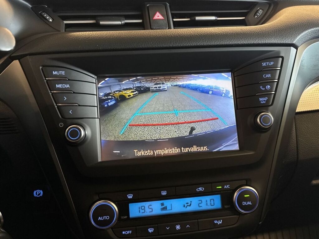 Toyota Avensis 2017 Harmaa