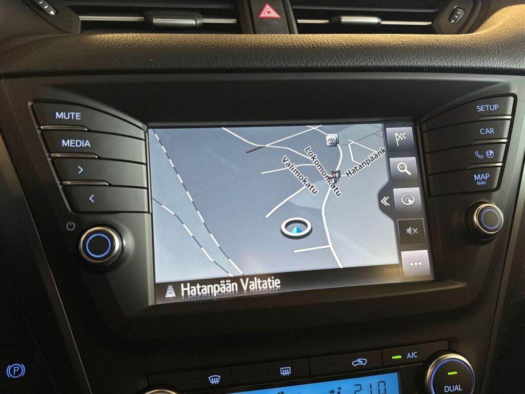 Toyota Avensis 2017 Harmaa