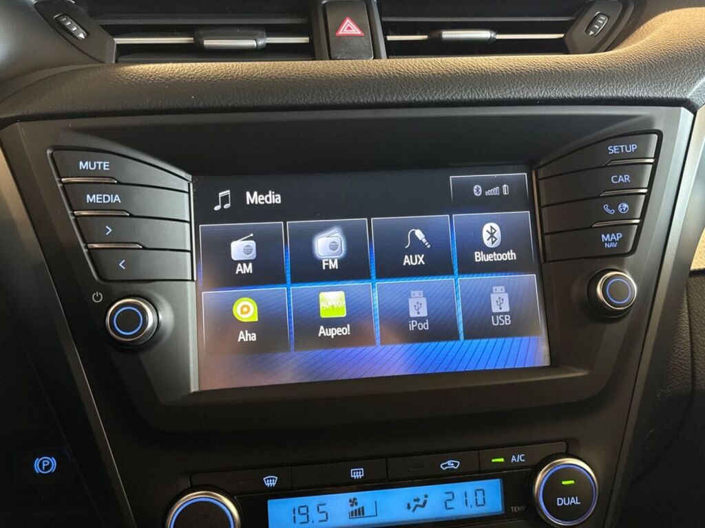 Toyota Avensis 2017 Harmaa