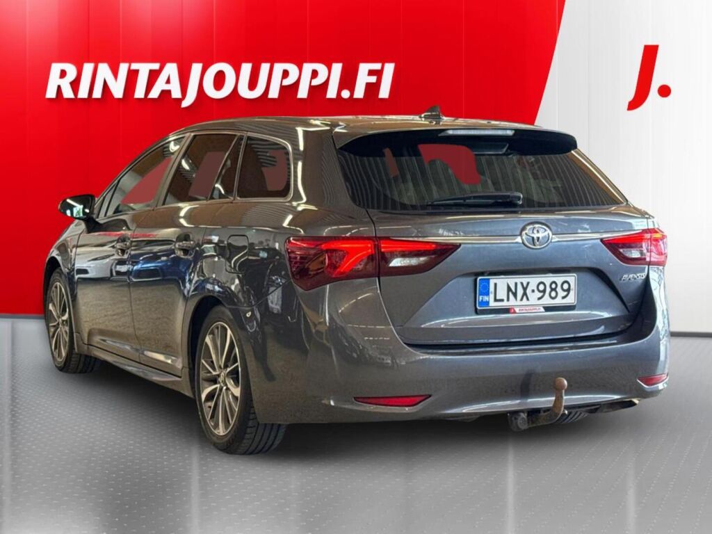 Toyota Avensis 2017 Harmaa