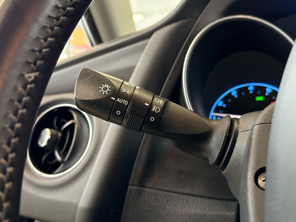 Toyota Auris 2017 Sininen