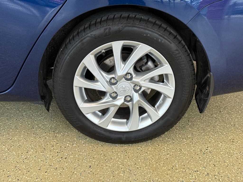 Toyota Auris 2017 Sininen